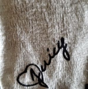 Juicy couture scarve